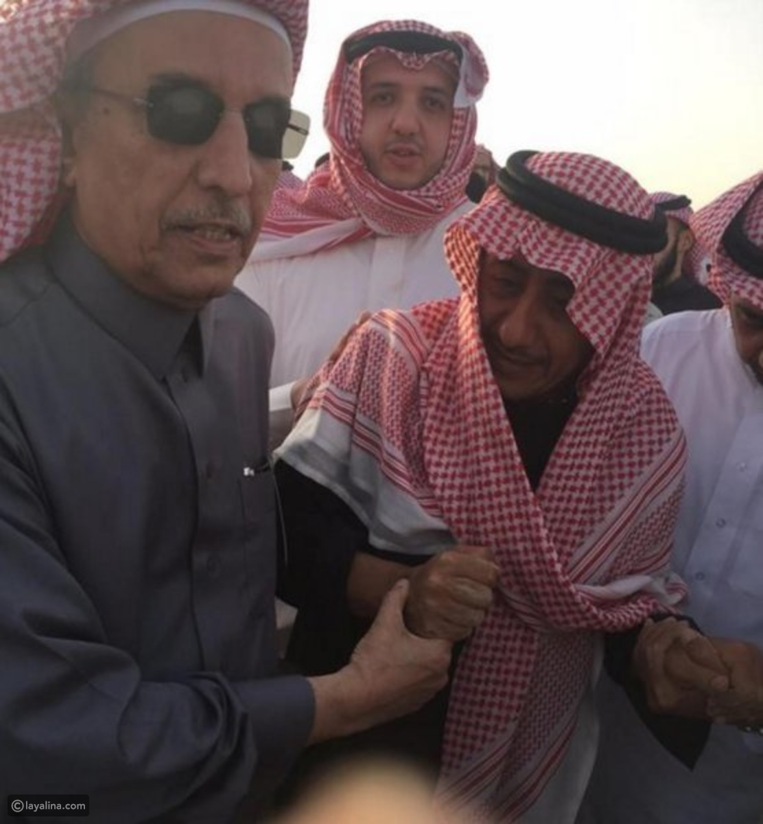 انهيار ناصر القصبي في جنازة والده