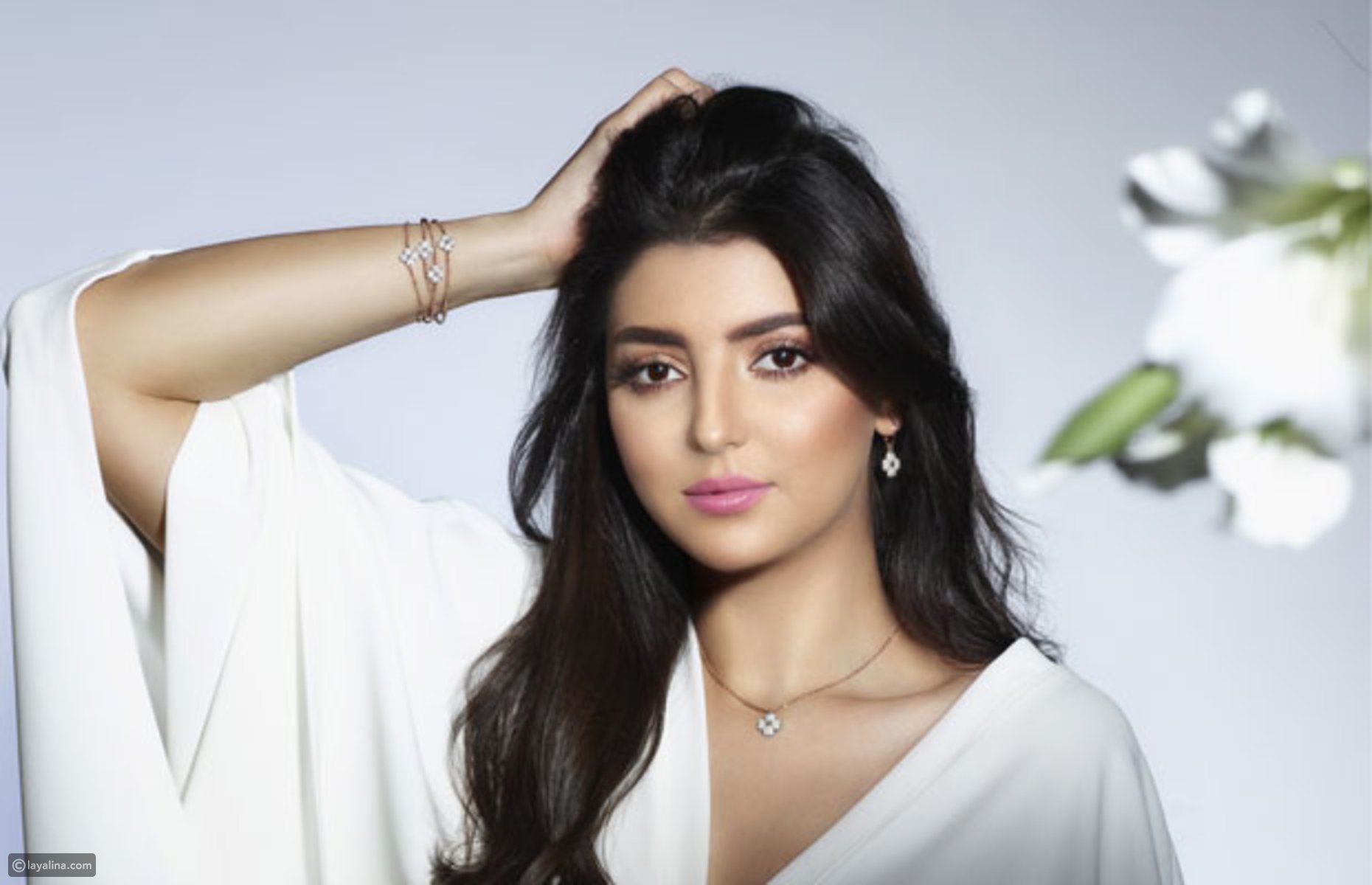 مجوهرات الاعلاميه مريم سعيد سواروفسكي