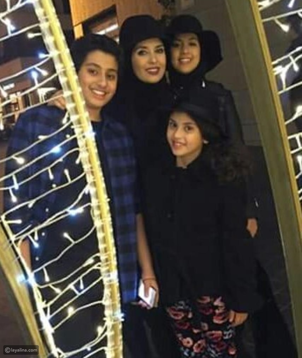 تم تداول صورة حديثة للفنانة المعتزلة جيهان نصر مع أطفالها