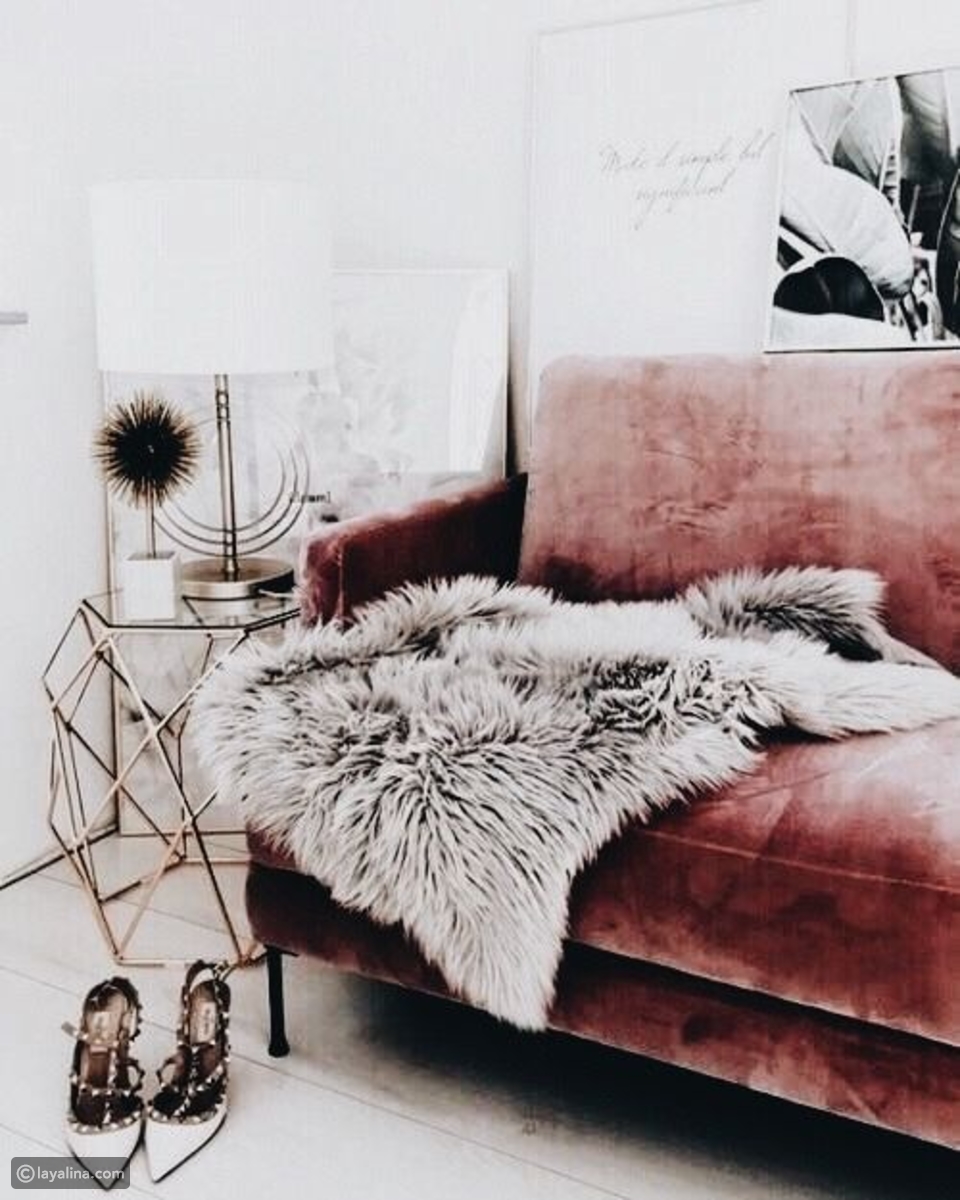 اكسسوارات وغرف جلوس وردي ورمادي