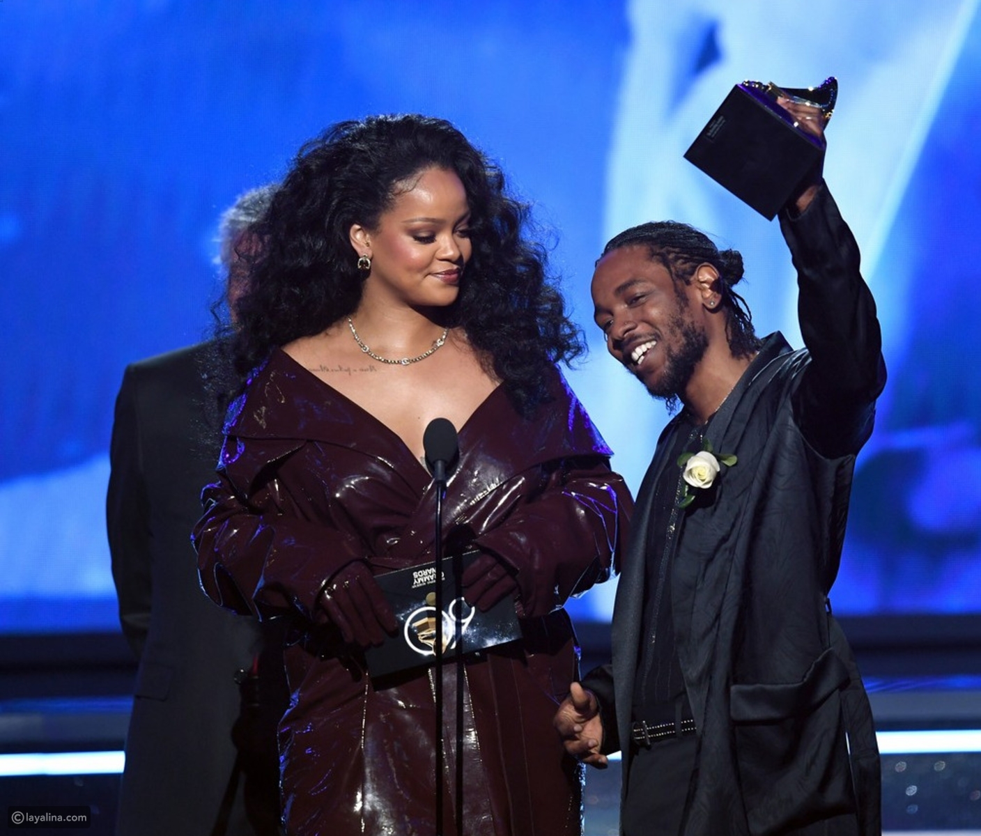 ريهانا Rihanna تتسلم جائزتها في حفل جوائز Grammy Awards 2018