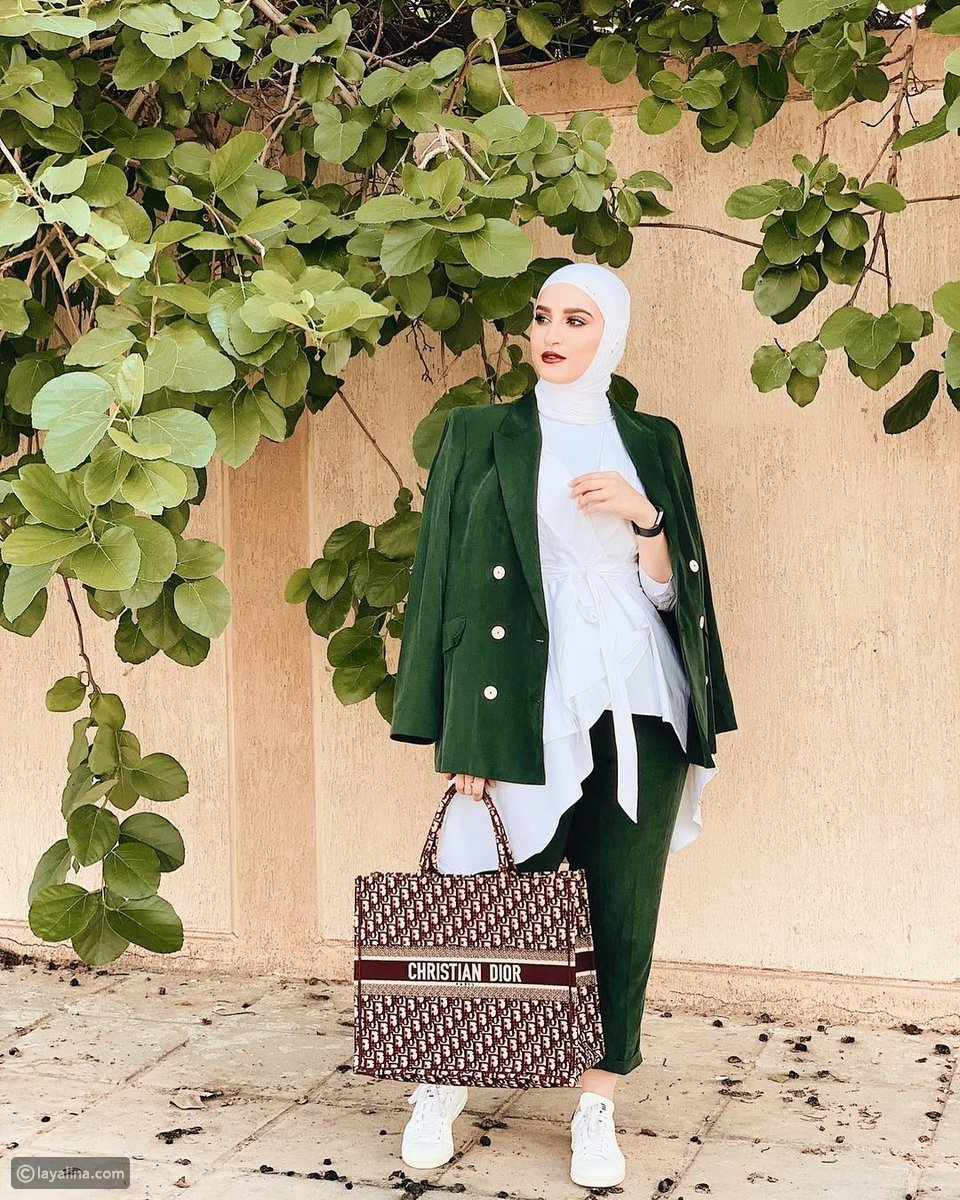 طرق مختلفة راقية لارتداء الحجاب الأبيض على طريقة دلال الدوب