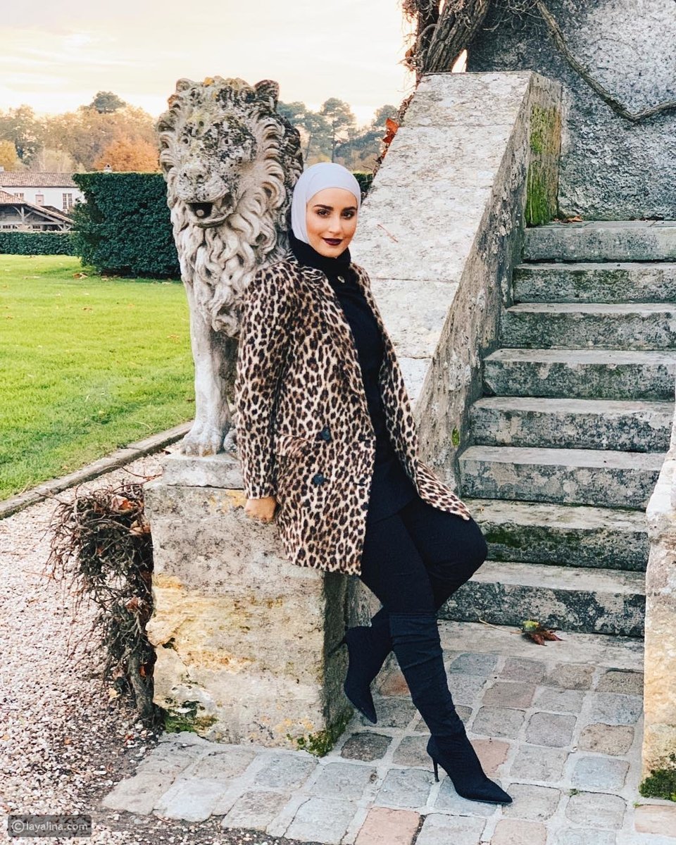 طرق مختلفة جذابة لارتداء الحجاب الأبيض على طريقة دلال الدوب