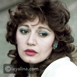 توفيت الفنانة مديحة كامل في رمضان عام1997 بعد صراع مع مرض السرطان، عن عمر يناهز 48، وهي ساجدة أثناء صلاة الفجر.