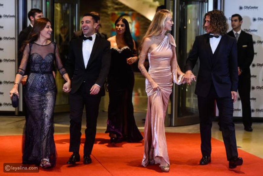 لاعبو الكرة أصدقاء ميسي مع زوجاتهم