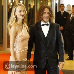 اللاعب كارليس بويول وزوجته