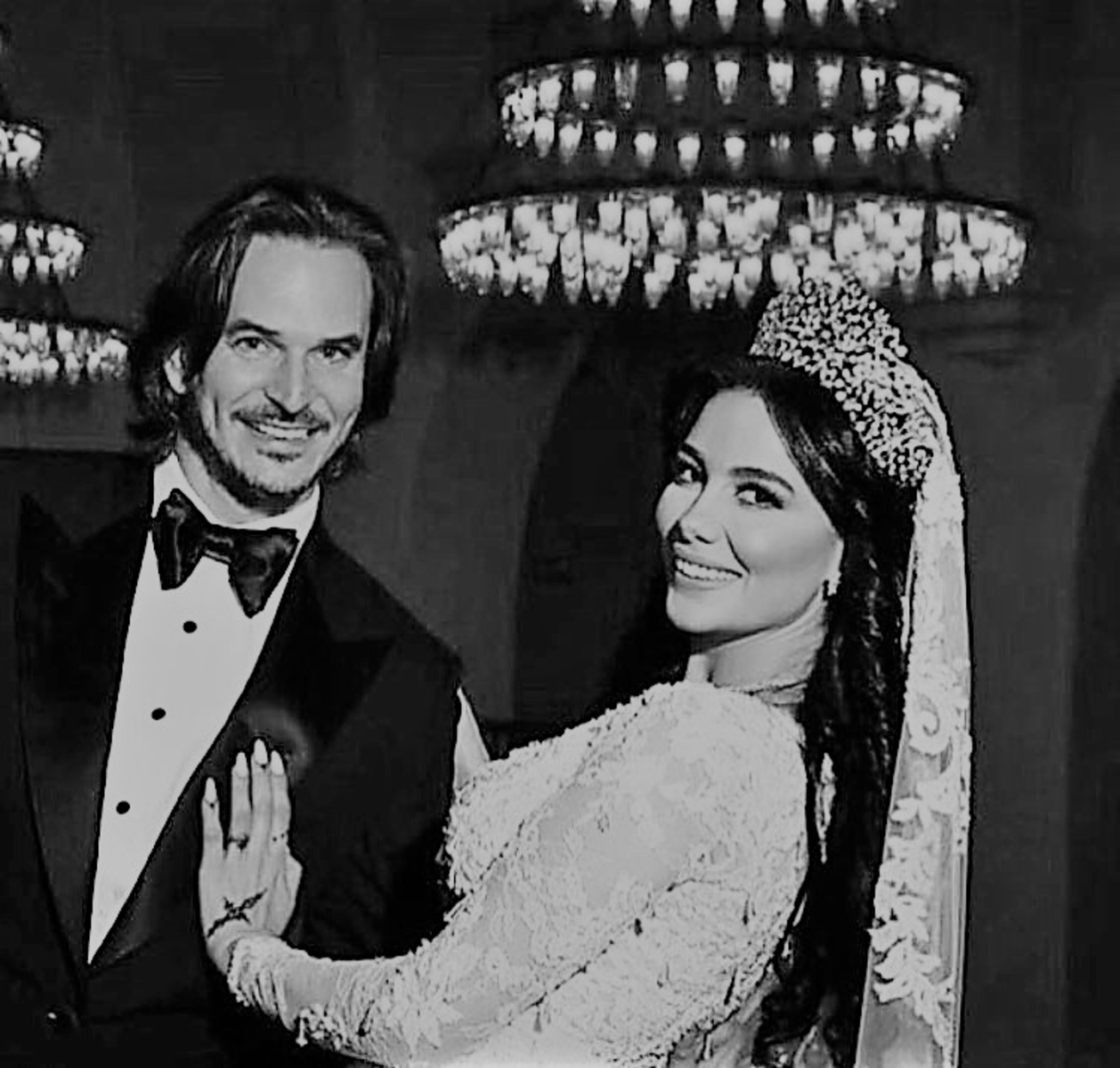 صورة شيماء هلالي وزوجها تجتاح السوشيال ميديا