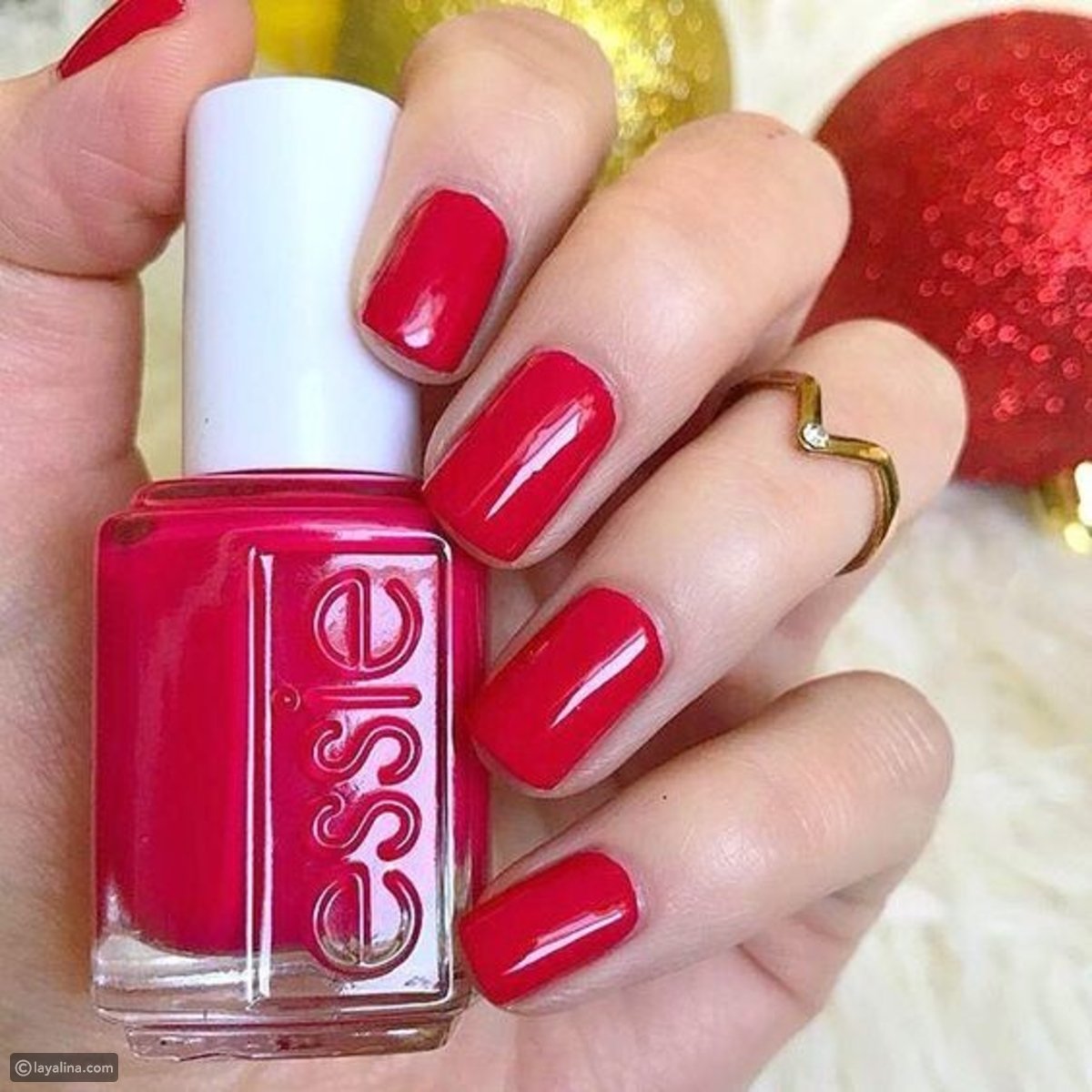 درجات المناكير الاحمر للبنات موضه