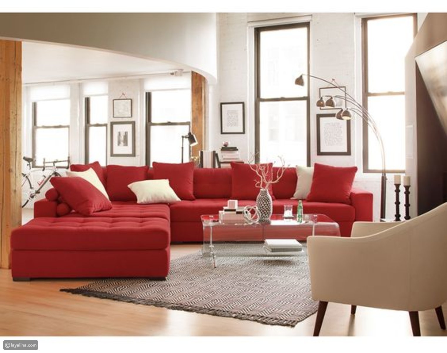ديكورات معيشة باللون الأحمر لمنزل