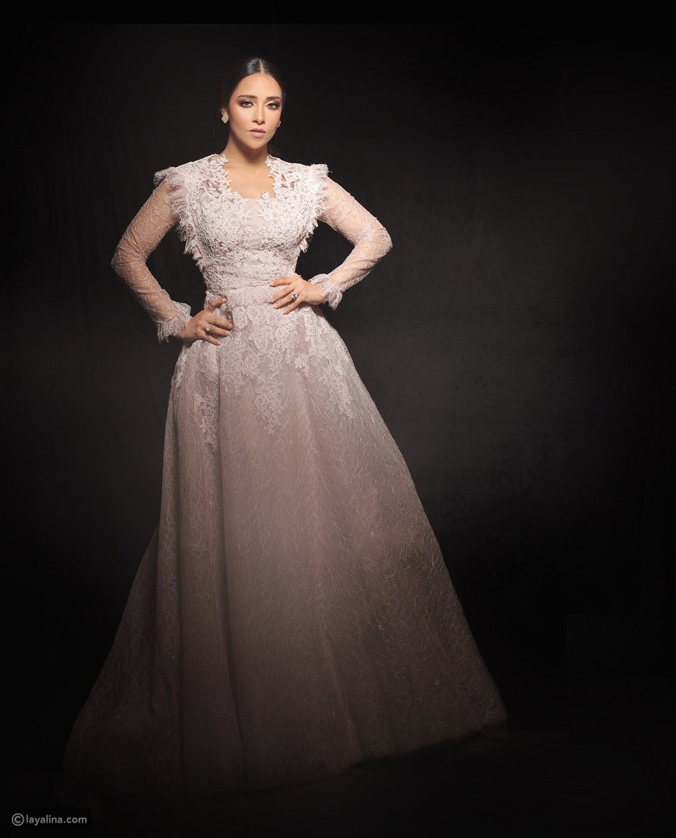 فساتين للفنانه بلقيس فتحى للسهرات