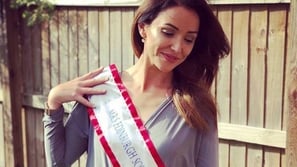 بالصور: تجريد ملكة جمال اسكتلندا من لقبها بسبب جلسة تصوير جريئة