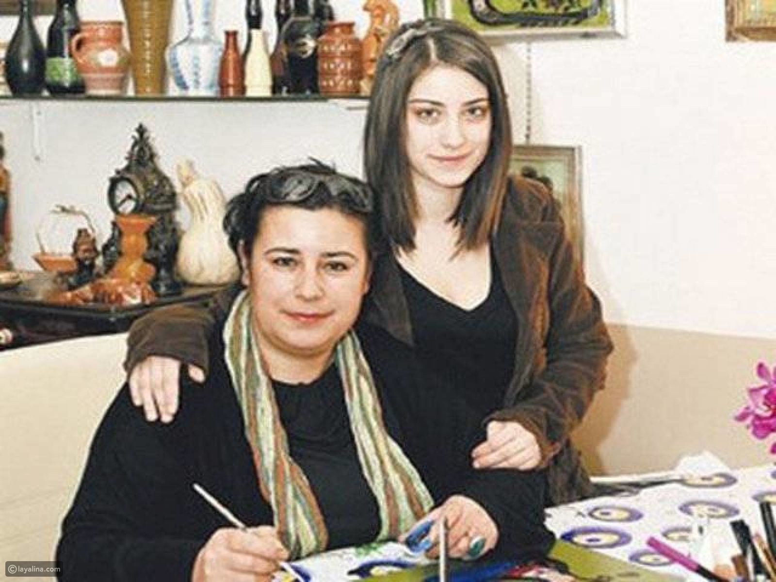 هازال كايا مع والدتها