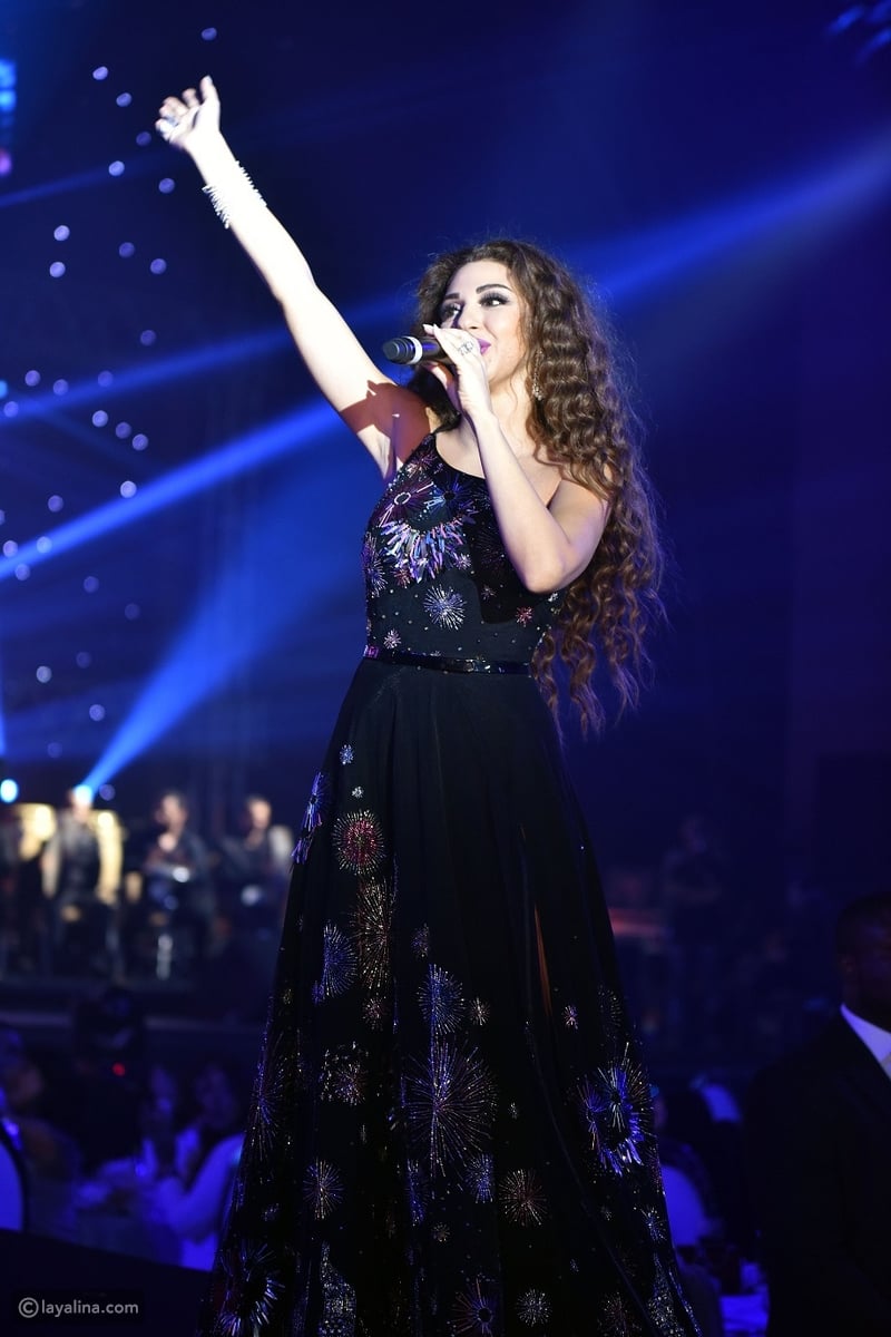 بالصور .... إطلالات الفنانات في رأس السنة.. 400ef234da9d823c6ec8a6417c0c5c8c14496a8d 010117133550.jpg?preset=v3