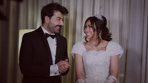 لقطات من حفل زفاف فرح الهادي الثاني.. وفستان عرسها يخطف الأنظار