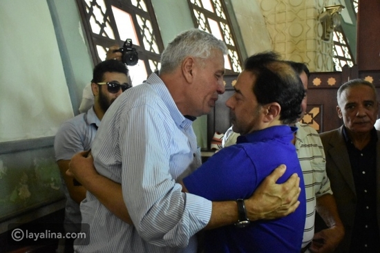 الفنان مدحت صالح يقد واجب العزاء