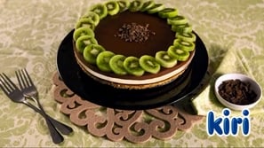 بالفيديو: طريقة تحضير تشيز كيك الجبنة والشوكولاته المرة من كيري