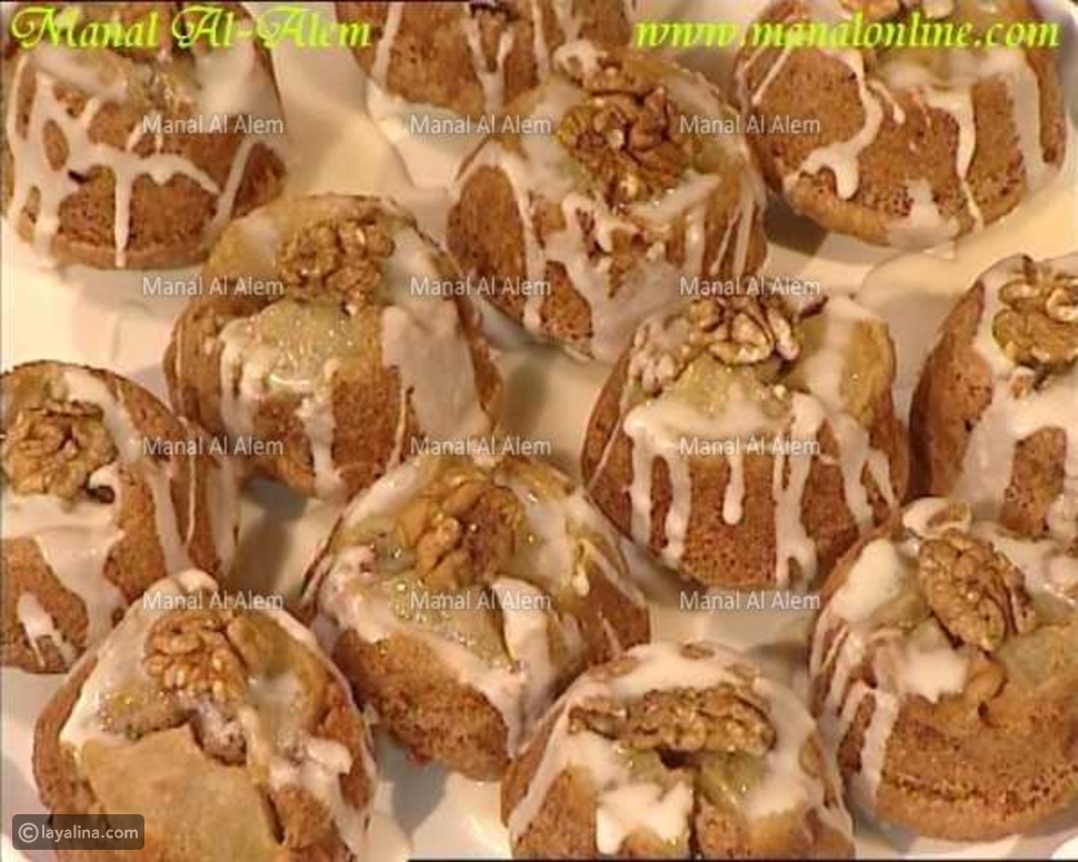 كيكات التفاح الصغيرة بطريقة منال العالم