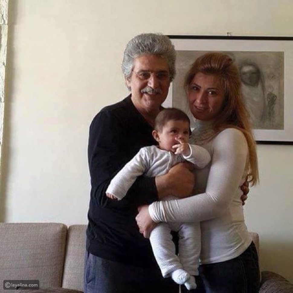 صورة عباس النوري وزوجته مع حفيدهم تاج الشام ليالينا