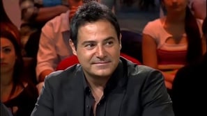 معجبة تطلب يد الفنان عاصي الحلاني!