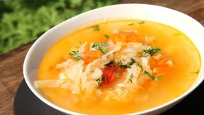 طريقة عمل شوربة الملفوف الحارقة للدهون