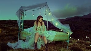 شاهدي غضب هيفاء وهبي أمام الجمهور.. ورد فعلها على اقتحام حيوان لغرفتها