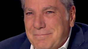 متسابق يرسم النزوح السوري بالأحجار في مشهد محزن أبكى الجميع