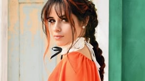 صور كاميلا كابيو بالحجاب في مسجد الشيخ زايد.. وتروي شعورها بعد ارتدائه