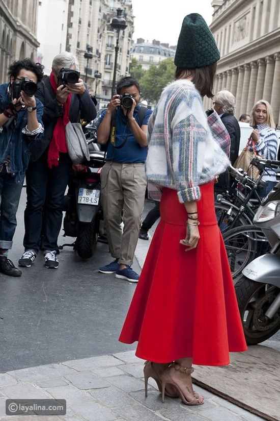 ارتدي تنانير عالية الخصر مع قمصان قصيرة