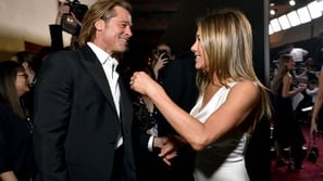 هل تصالح براد بيت وجينيفر أنيستون؟ تصرفاتهما العلنية تقلب الموازين