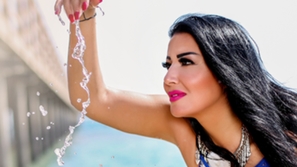 رغم حربها مع طليقها...سمية الخشاب تطل بنحافة لافتة ولوك مختلف تماماً