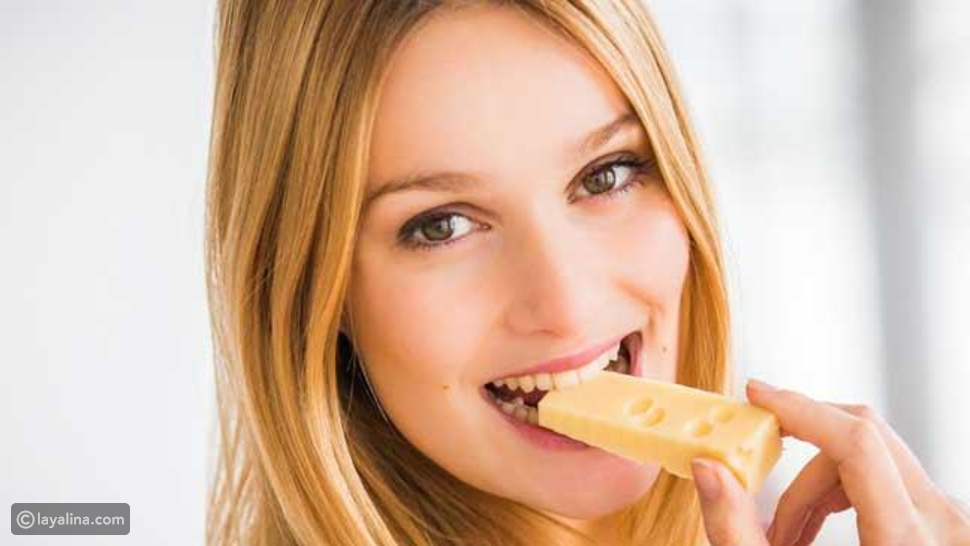 تناول الجبنة قبل النوم هل يضر بصحتك