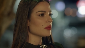 نادين نسيب نجيم غاضبة للغاية من انتقادها وترد بشكل منفعل.. هذا ما قالت