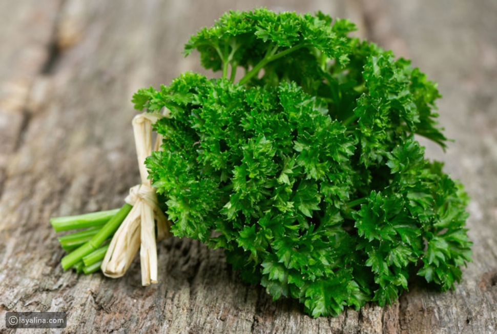 عصير البقدونس فوائده المميزة وطريقة