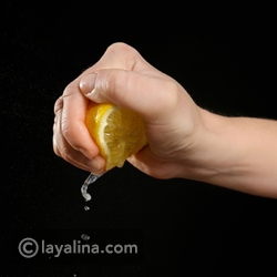 إضافة عصير الليمون