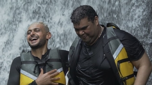 أحمد فتحي يضرب فتاة من طاقم رامز جلال وكلماته بعد الصدمة تتصدر تويتر