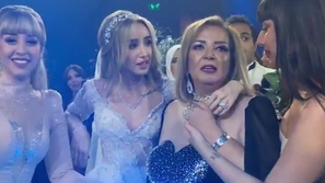 فيديو دموع والدة هنا الزاهد وشقيقتها بحفل زفافها.. وهذا ما فعله العريس