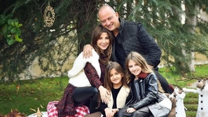 لحظة اقتحام اللص لمنزل نانسي عجرم مشهراً سلاحاً نارياً.. فيديو مرعب