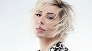 جويل مردينيان تصدم الجمهور بطريقتها الخطرة في رسم حواجبها!