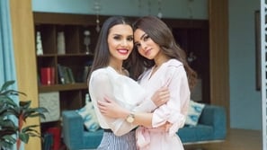 شاهدوا خناقة كارمن سليمان وشقيقتها التي وصلت لحد الضرب!