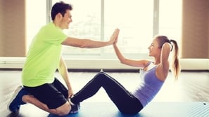 6 تمارين فعالة مع الشريك تقوي عضلات الجسم بالكامل وتكسر الروتين