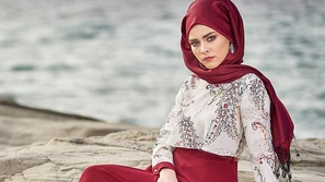 أجمل لفات الحجاب التركية.. اكتشفي طريقة تطبيقها بالفيديو